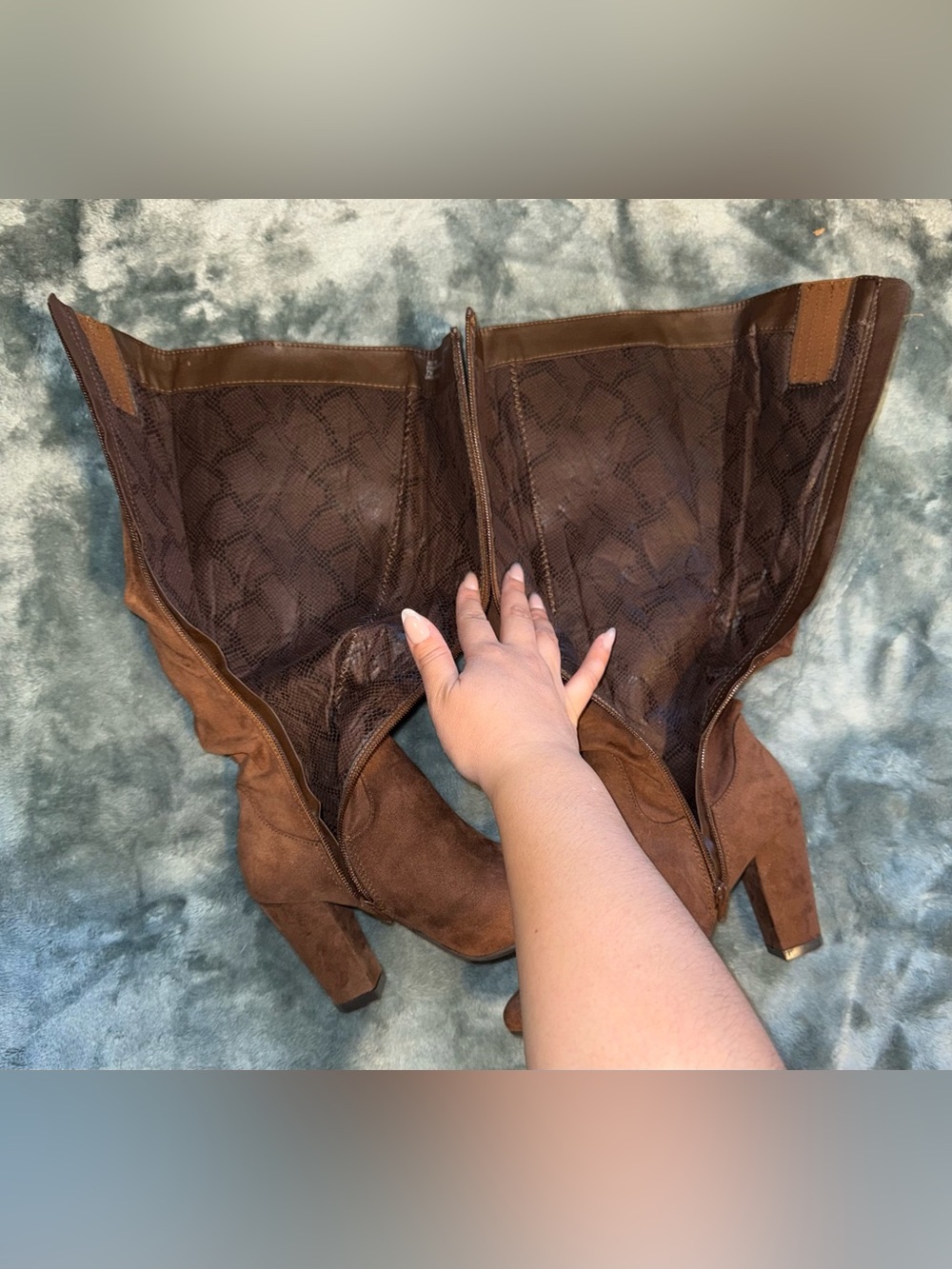 Y-Not Women's Brown Suede Mid-Calf Block Heel Boots - Picture 4 of 6